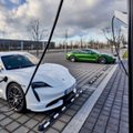 „Porsche“ atidarė galingiausią elektromobilių įkrovimo stotelę – joje užteks kelių minučių