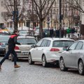 Vilniuje dviejose zonose siūlo keisti automobilių stovėjimo kainą