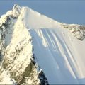 Nufilmuota: nuo 488 metrų aukščio kritęs slidininkas nepatyrė sužalojimų