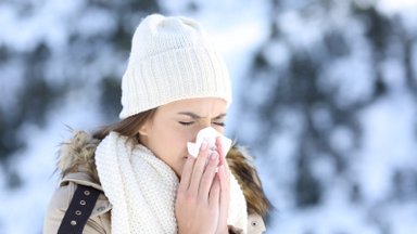 Nekaltas peršalimas pavojingas komplikacijomis: gydytoja pateikė svarbiausius žingsnius, jei susirgote