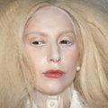 Lady Gaga nepatenkinta savimi: žurnalo viršelį papuošė pernelyg graži nuotrauka