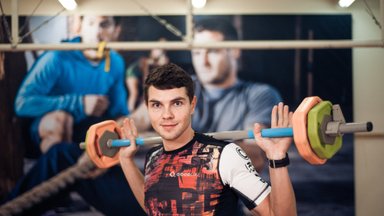 Kuo intervalinės treniruotės pranašesnės už įprastas jėgos ar kardio treniruotes