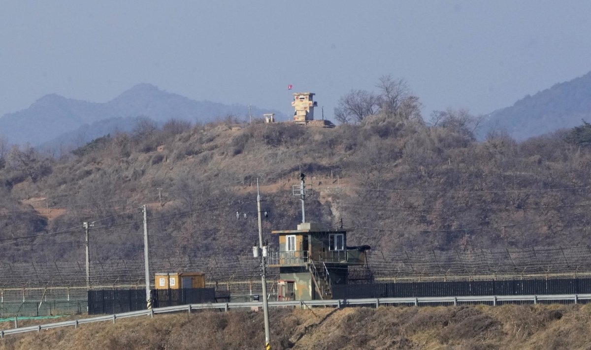 Š. Korėjos sieną iš P. Korėjos kirtęs asmuo veikiausia yra buvęs dezertyras