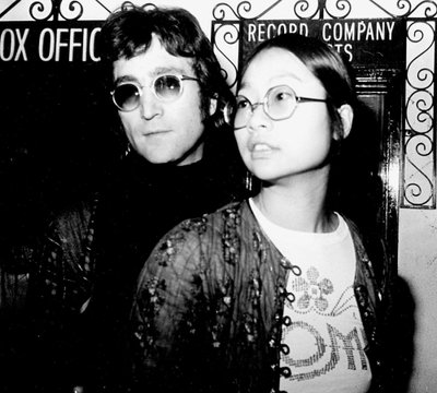 John Lennon ir May Pang