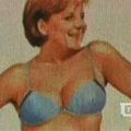 Apatinius dėvinčios A.Merkel atvaizdas panaudotas reklaminėje kampanijoje