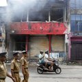Šri Lankoje per etninius susirėmimus žuvo trys ir buvo sužeisti dar 75 žmonės