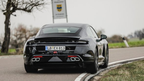 „Porsche Taycan“ bandymai: prieš parduodami pasiryžo nuvažiuoti 6 mln. kilometrų