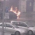 Vilniuje prie Aušros Vartų sprogo automobilis „Audi“