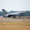Pareigūnas: Ukraina gali gauti naikintuvų F-16 iki metų pabaigos