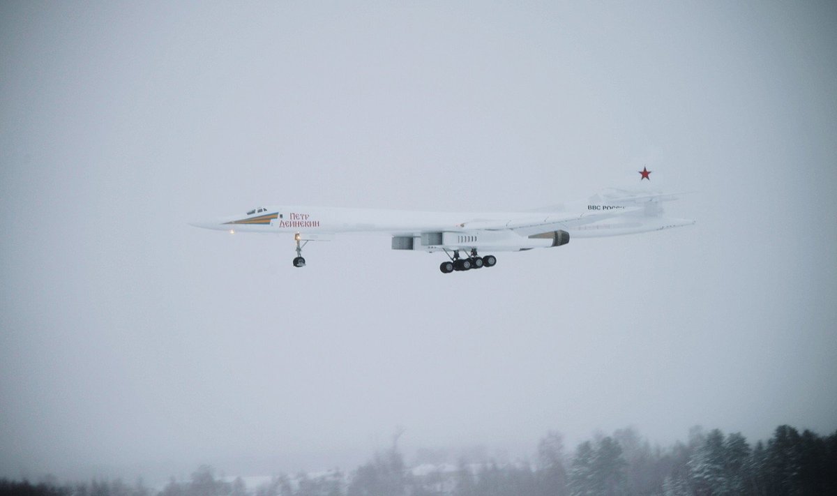 Tu-160