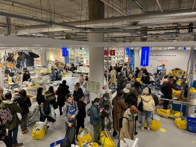 „Ikea" uždaro parduotuves Rusijoje