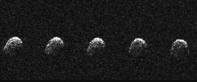 Žemės orbitos link skrieja potencialiai pavojingas asteroidas Nereus. NASA nuotr.