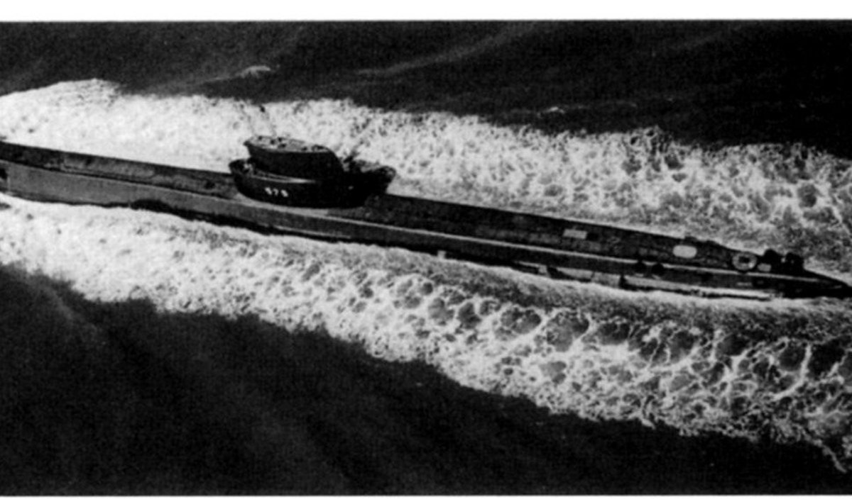 Seawolf, beveik sulūžęs vienas seniausių JAV povandeninių laivų, perėmė kabeliooperacijas Ochotsko jūroje. Vieno žygio metu laivas vos neliko palaidotas ten amžiams.