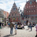 Vidutinis atlyginamas Latvijoje perkopė 1000 eurų