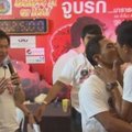 Tailandiečių gėjų pora pasiekė ilgiausio pasaulyje bučinio rekordą