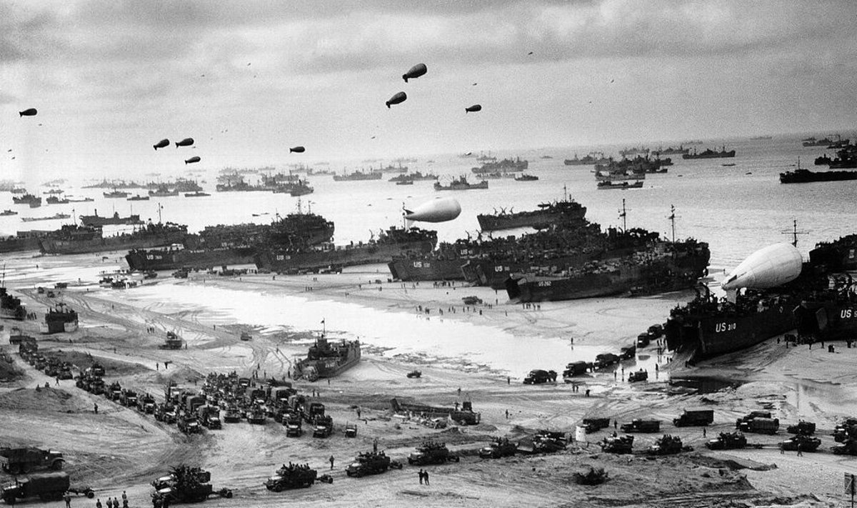 Normandijos Omaha paplūdimys pirmosiomis invazijos dienomis 