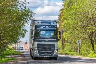 „Girteka Logistics“ perka 2 tūkst. naujų „Volvo“ vilkikų