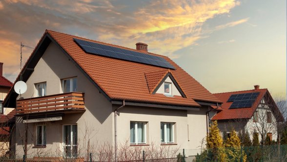 Kada saulės elektrinė gali virsti trūkumu: atkreipkite dėmesį, jeigu planuojate keisti būstą