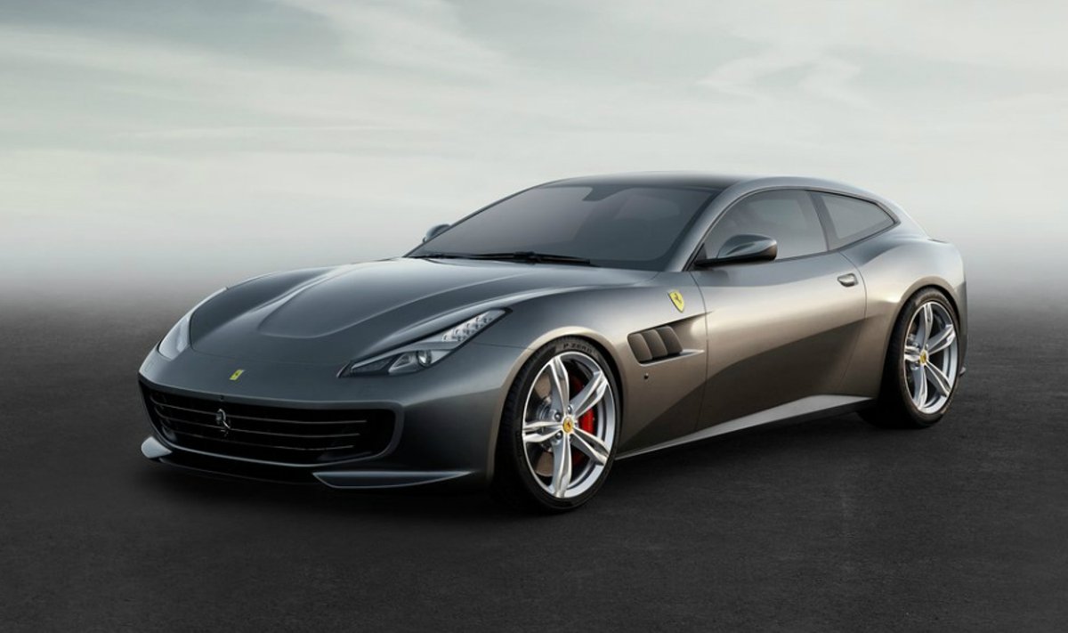 "Ferrari GTC4 Lusso"