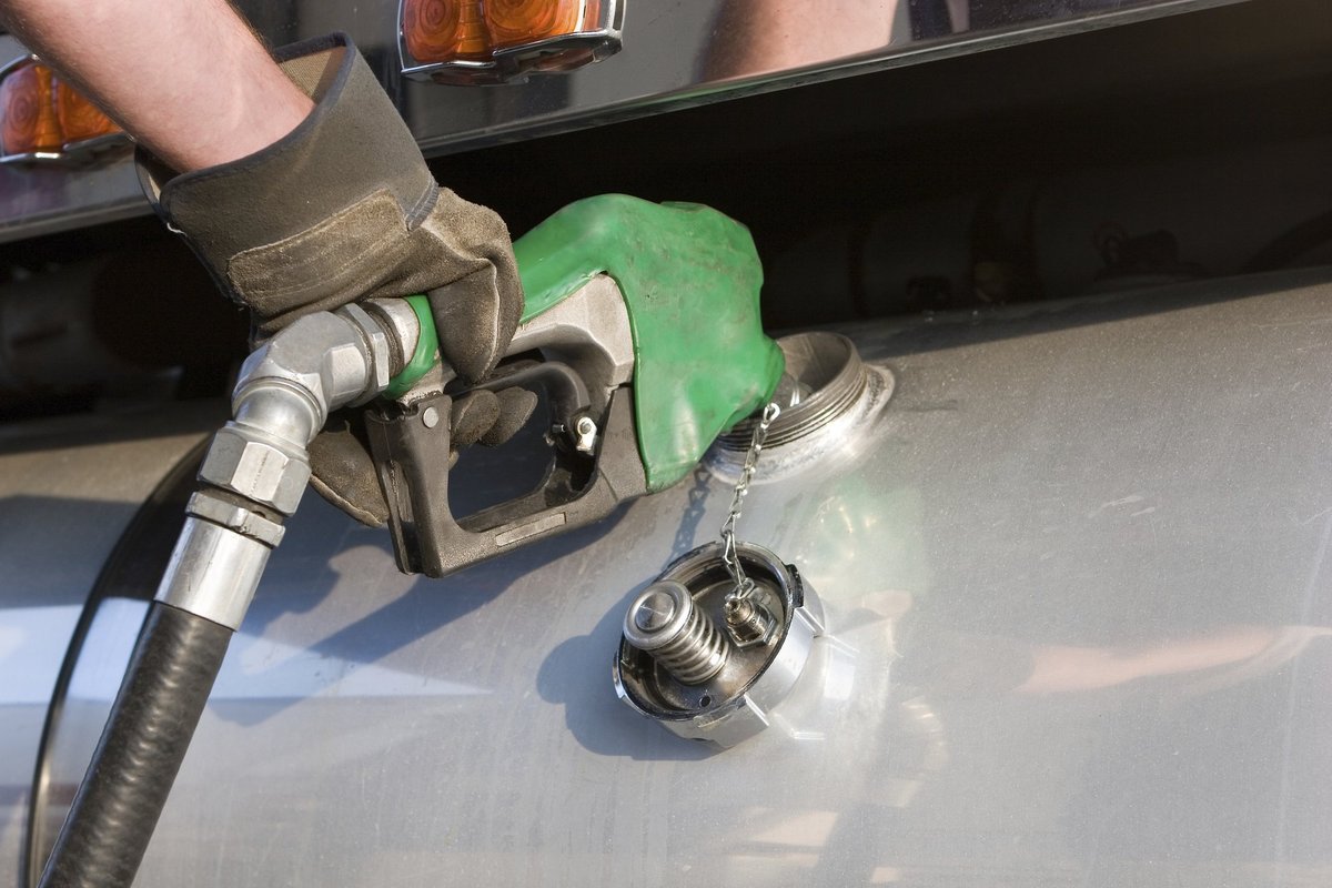 Litewskie stacje benzynowe mają najtańsze paliwo w krajach bałtyckich: cena oleju napędowego ponownie spadła