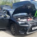 VSAT pareigūnai sulaikė vogtą prabangų „Lexus“: vairuotojas tikino, jį pirkęs JK