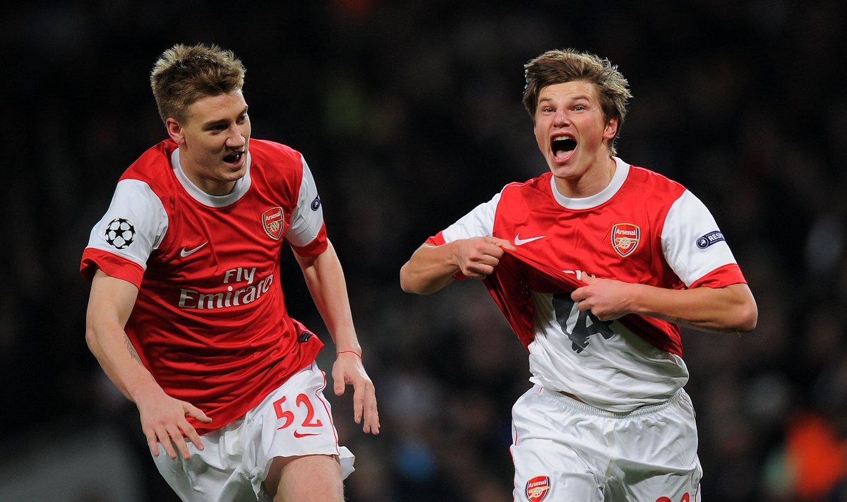 Andrejus Aršavinas (dešinėje) ir Nicklas Bendtneris ("Arsenal") džiaugiasi įvarčiu