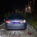 Panevėžyje per sprogimą apgadintas automobilis