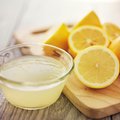 10 priežasčių, kodėl verta rytais gerti šilto vandens su citrina