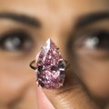 Didžiulis rožinis deimantas parduotas už rekordinę sumą
