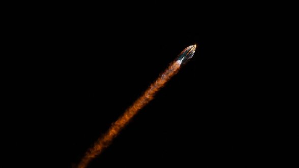 Po „SpaceX“ raketos paleidimo užfiksuotas kvapą gniaužiantis reginys danguje virš Ispanijos