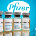 „Pfizer“ bandomąja vakcina nuo koronaviruso skiepyti savanoriai skundėsi pagirias primenančiais šalutiniais poveikiais