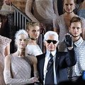 Naujoje „Chanel“ kolekcijoje Karlas Lagerfeldas liko ištikimas savo spalvoms