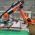 Labiausiai automatizuotos baldų gamyklos vadovas – apie didesnių algų neprašančius robotus ir „Ikea“ žavinčius Lietuvos baldininkus