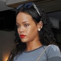 Rihanna į garso įrašų studiją - tik su perregima liemenėle