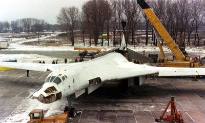 Tu-160 pjaustomas į gabalus