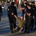 Minske sulaikomi taikaus mitingo dalyviai: OMON'as reikalauja skirstytis