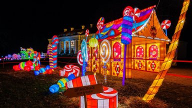Šiųmetė Kalėdų karalystė: didysis šviesos žibintų festivalis jau lapkritį kvies į Pakruojo dvarą