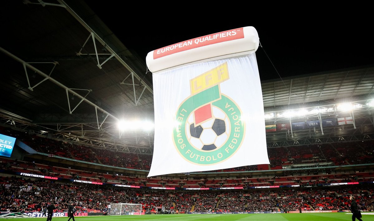 LFF vėliava "Wembley" stadione