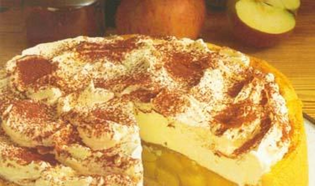 Obuolių pyragas su sidru