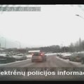 Policija Elektrėnuose nufilmavo vairuotoją, kuriam kelio ženklai negalioja