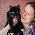 Vilniečių šeimą priglausti katę be kojos paskatino neįgali dukra