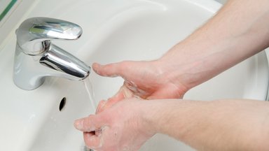 Atkreipkite dėmesį į iš čiaupo tekantį vandenį – tai padės išvengti pavojingos infekcijos