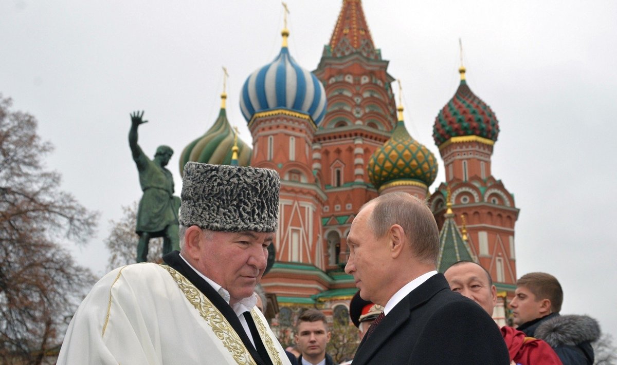 Muftijus Ismailas Berdijevas ir Vladimiras Putinas