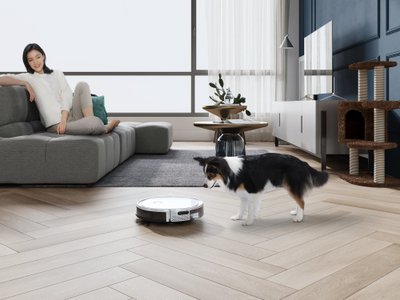 ECOVACS DEEBOT U2 turi talpesnį nei standartinis dulkių surinkimo konteinerį augintinių plaukams