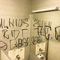 Sostinės baro tualete pasidarbavo vandalai