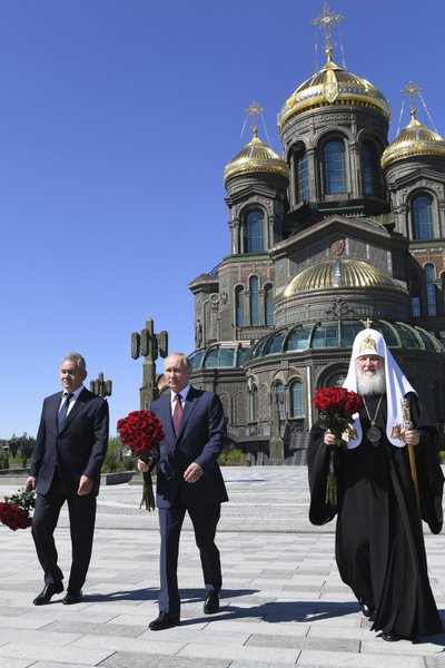 Putinas apsilankė naujoje Ginkluotųjų pajėgų katedroje Maskvoje
