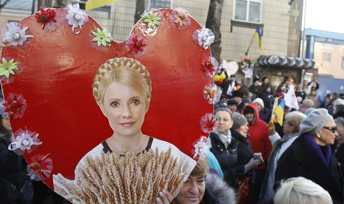 J.Tymošenko rėmėjai sveikina buvusią Ukrainos premjerę su gimtadieniu