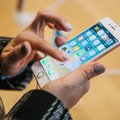 „Huawei“ sustiprinus savo gniaužtus, „Apple“ „iPhone“ apimtys Kinijoje smunka