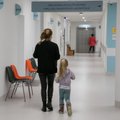Gydytojai kreipėsi į Seimo Sveikatos reikalų komitetą: prašo vaikų sveikatos priežiūrą patikėti pediatrams