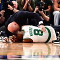 „Spurs“ užfiksavo rekordinę nesėkmių seriją, „Celtics“ lyderis buvo išneštas ant neštuvų